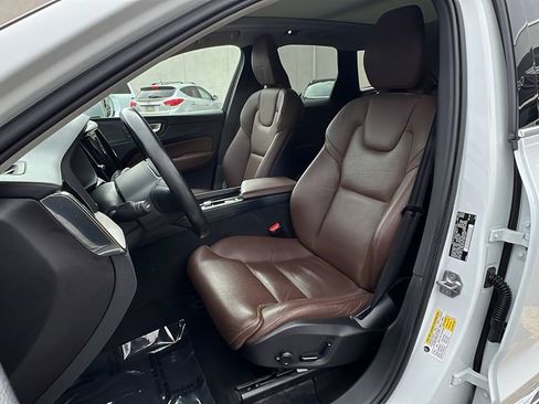 Used 2020 Volvo XC60 T6 Inscription w/ Protection Package Premier image 26