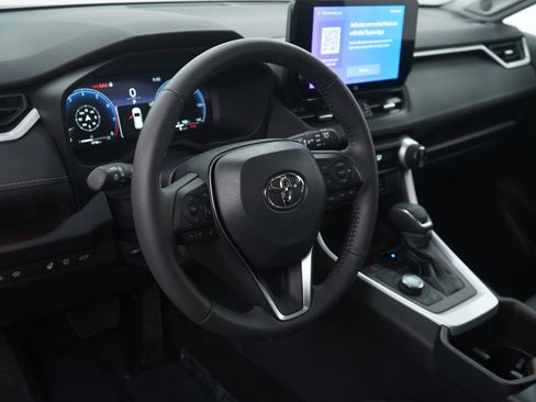 Used 2025 Toyota RAV4 Limited image 21