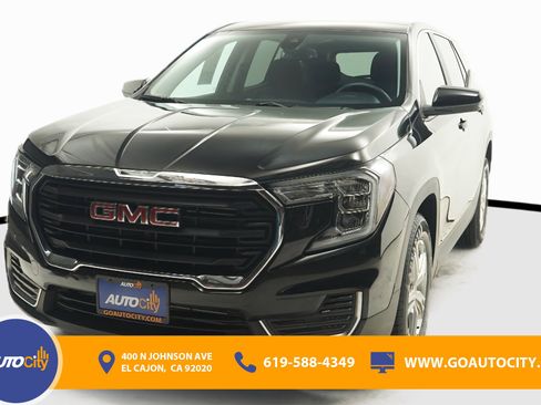 Used 2024 GMC Terrain SLE image 1