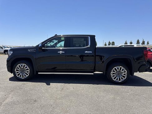 New 2026 GMC Sierra 1500 Denali Ultimate w/ LPO, Black Badging Package AWD/4WD image 5