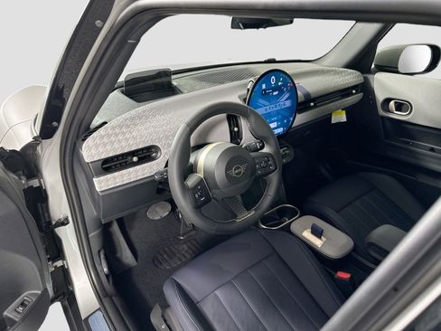 Certified 2025 MINI Cooper S image 11