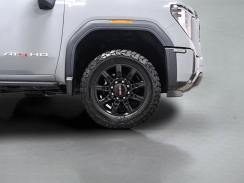 Used 2025 GMC Sierra 2500 AT4 w/ AT4 Premium Plus Package AWD/4WD image 7