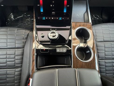 Certified 2025 Cadillac Escalade Sport Platinum w/ LPO, ONYX Package AWD/4WD image 12