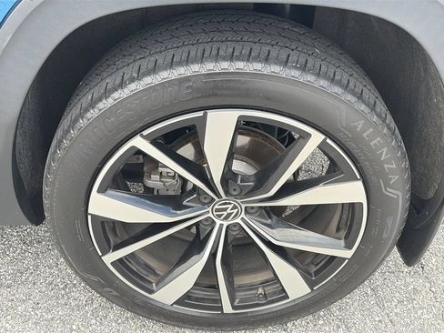 Used 2024 Volkswagen Atlas Cross Sport SEL Premium R-Line AWD/4WD image 32