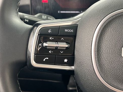 Used 2025 Kia Sorento S image 15