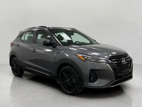 Used 2023 Nissan Kicks SR w/ SR Premium Package image 1