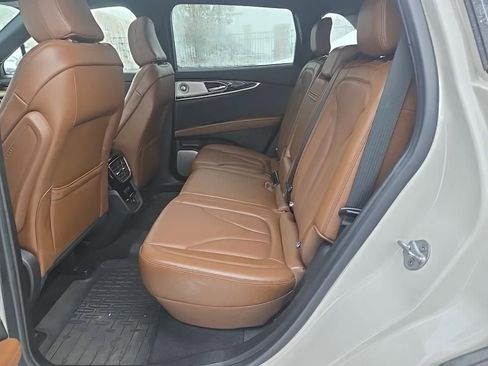 Used 2023 Lincoln Nautilus Reserve w/ Equipment Group 202A image 7