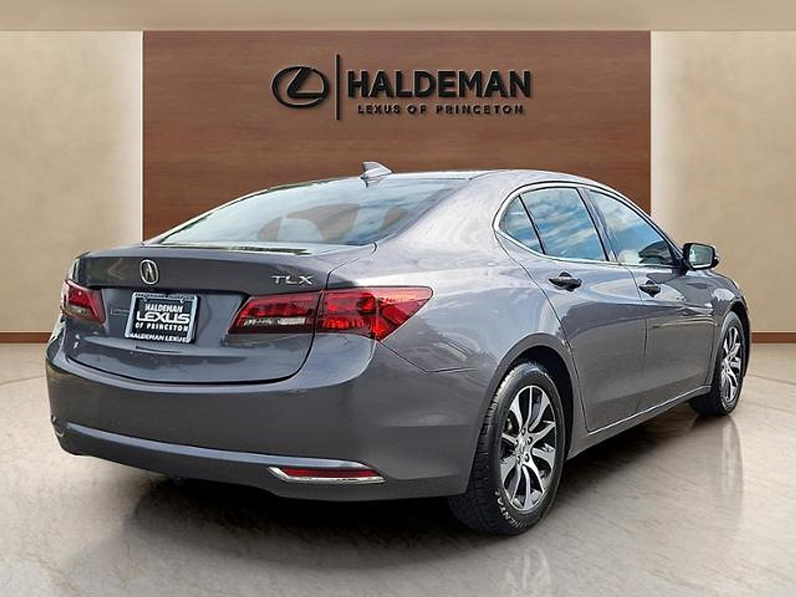 Used 2017 Acura TLX w/ Technology Package FWD image 6
