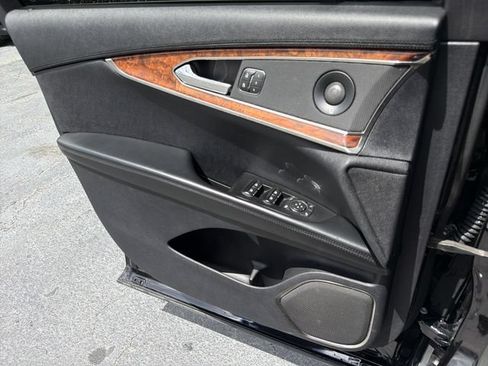 Used 2019 Lincoln Nautilus Reserve AWD/4WD image 26
