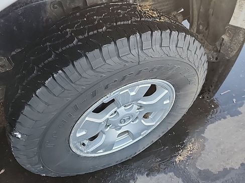 Used 2010 Toyota Tacoma 4x4 Double Cab V6 image 13