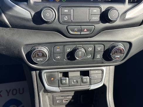 Used 2022 GMC Terrain SLT w/ Infotainment Package II image 17