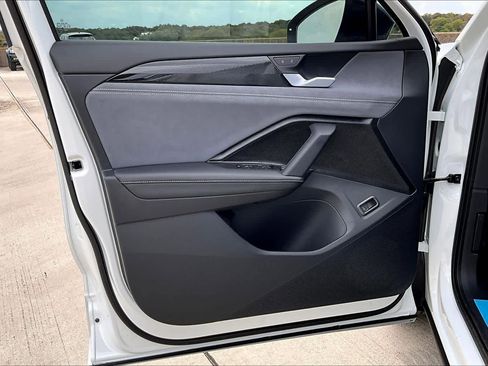 New 2026 Volkswagen Tiguan SE R-Line image 10