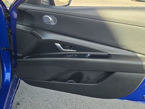 Used 2022 Hyundai Elantra SEL image 30