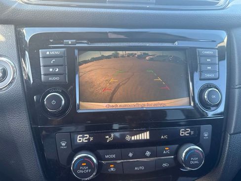 Used 2019 Nissan Rogue SV FWD image 19