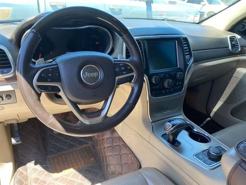 Used 2015 Jeep Grand Cherokee Overland AWD/4WD image 10