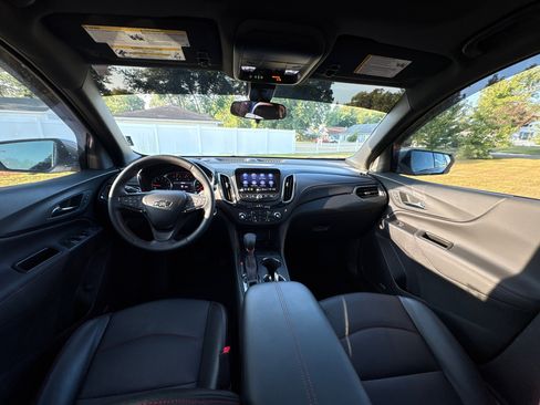 Used 2023 Chevrolet Equinox RS w/ RS Leather Package image 12