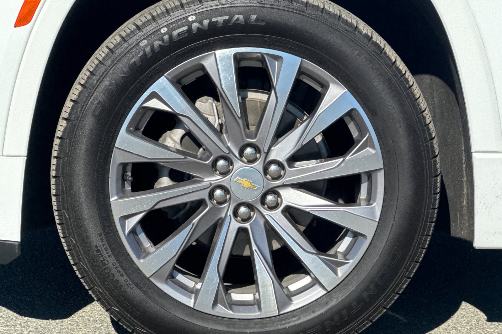 Used 2023 Chevrolet Traverse Premier FWD image 28