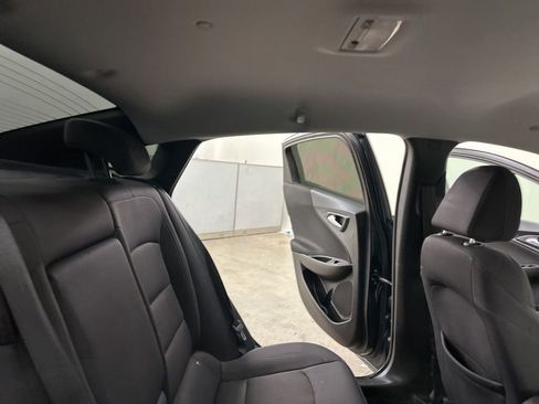 Used 2019 Chevrolet Malibu LT image 25