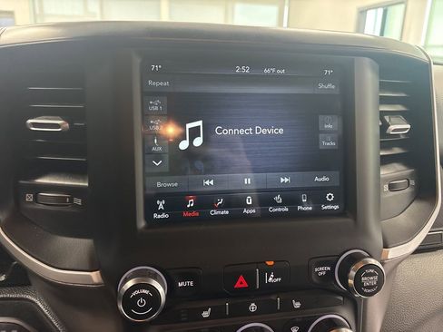 Used 2021 RAM 1500 Big Horn image 24