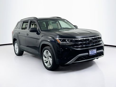 Used 2023 Volkswagen Atlas SE image 3
