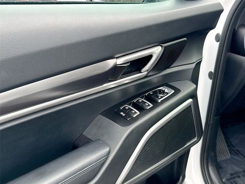 Used 2025 Kia Telluride S image 17