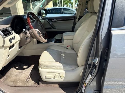 Used 2010 Lexus GX 460 w/ Comfort Plus Pkg AWD/4WD image 7