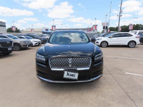 Used 2023 Lincoln Nautilus FWD w/ Premium Package image 4