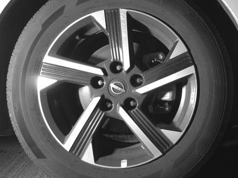 Used 2025 Nissan Sentra SV FWD image 13