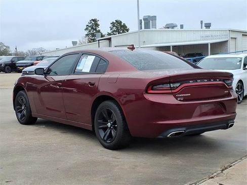Used 2017 Dodge Charger SXT image 7