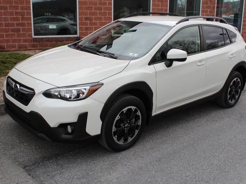 Used 2023 Subaru Crosstrek 2.0i Premium w/ Popular Package #4A image 2
