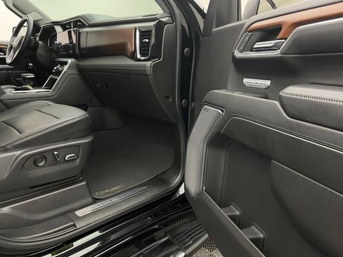 Used 2023 GMC Sierra 1500 Denali AWD/4WD image 36