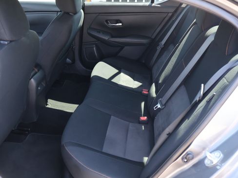 Used 2023 Nissan Sentra SR w/ Electronics Package FWD image 9