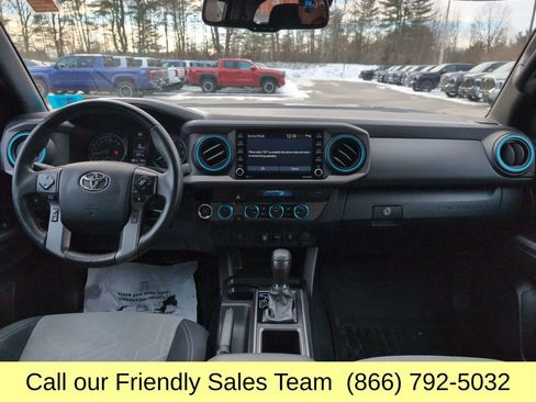 Used 2022 Toyota Tacoma TRD Off-Road image 15
