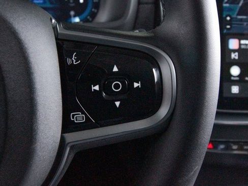 Certified 2025 Volvo XC90 B6 Plus image 18