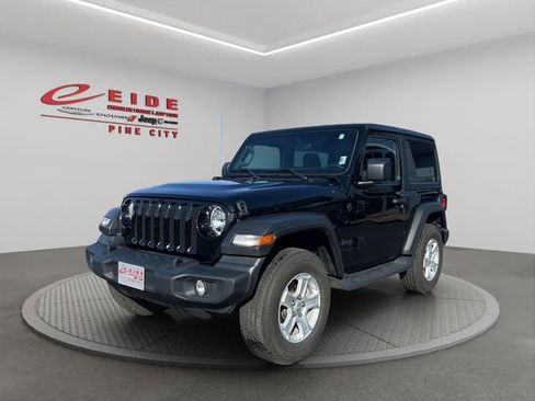 Used 2022 Jeep Wrangler Sport S image 1
