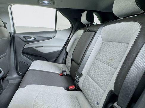 Used 2023 Chevrolet Equinox LT w/ Driver Convenience Package image 12