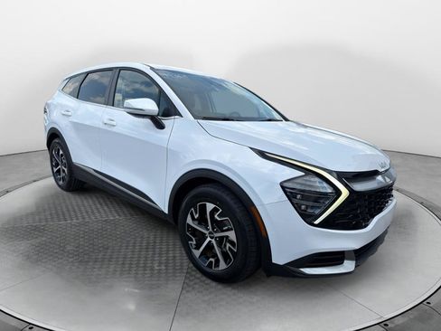 Used 2025 Kia Sportage EX FWD image 2