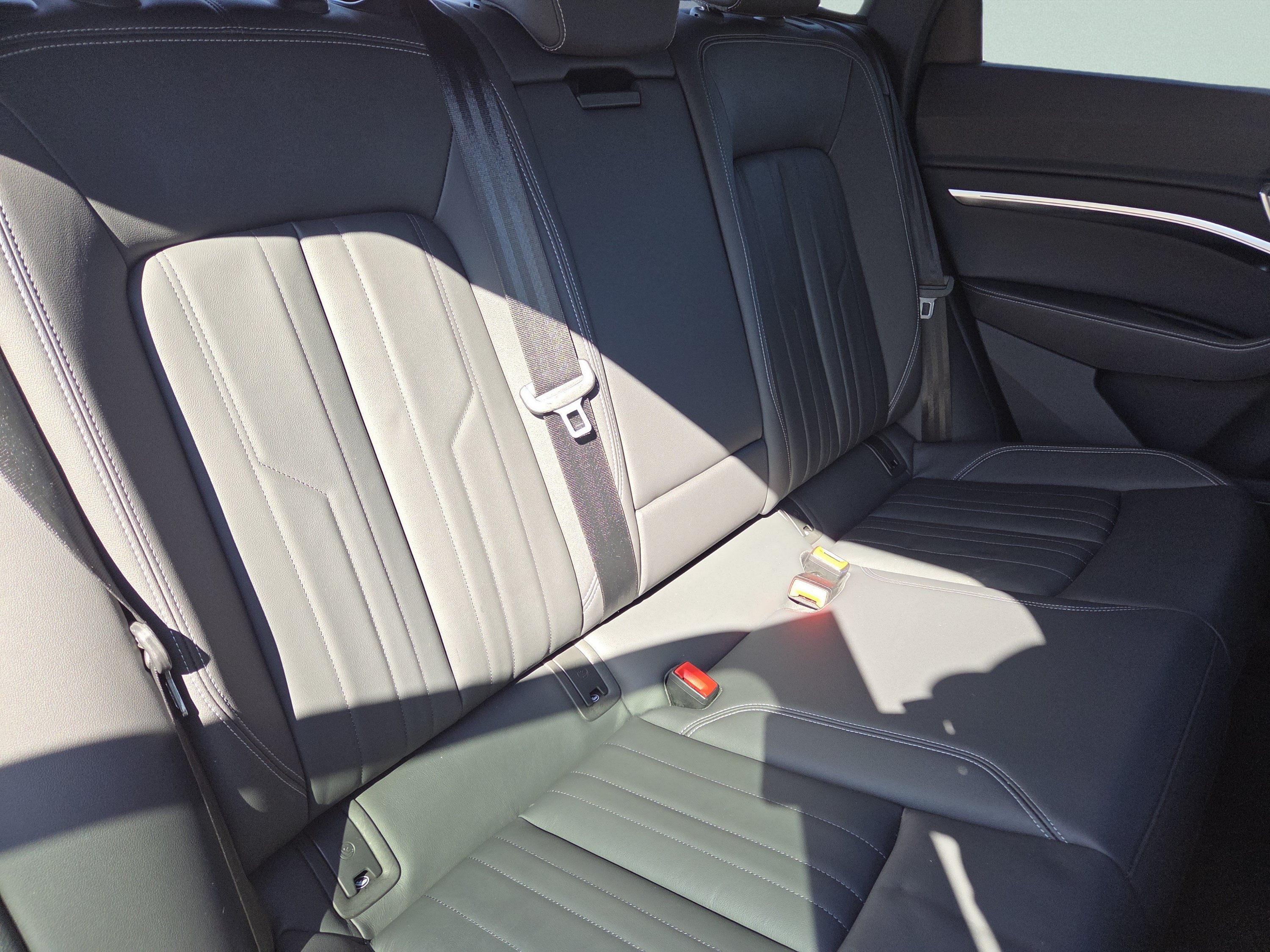 Used 2024 Audi Q8 e-tron Premium AWD/4WD image 5