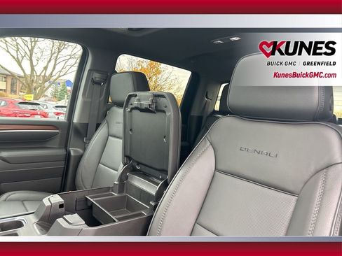 New 2026 GMC Sierra 3500 Denali w/ Denali Reserve Package image 28