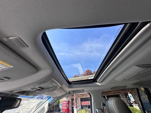 Used 2018 GMC Yukon XL Denali w/ Open Road Package image 21