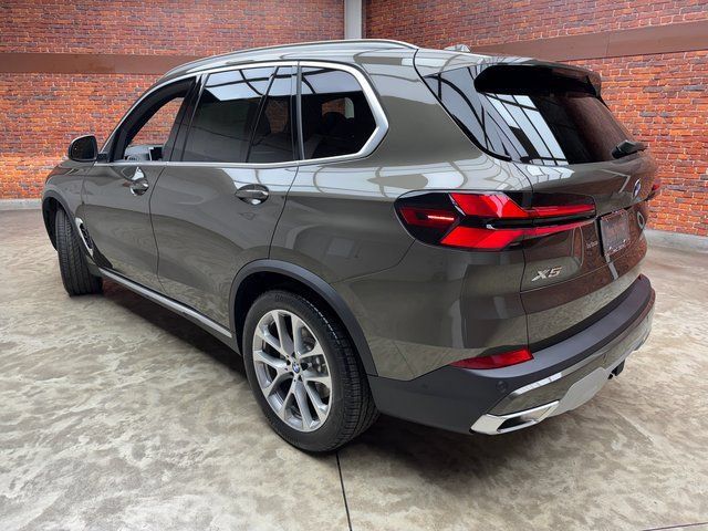 Used 2026 BMW X5 xDrive40i AWD/4WD image 3