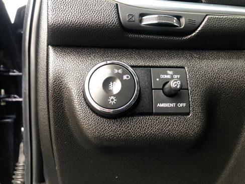 Used 2015 Chevrolet Traverse LT w/ Style and Technology Package FWD image 11