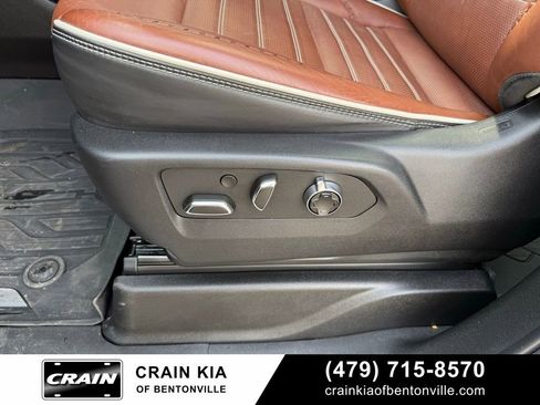 Used 2023 GMC Yukon Denali Ultimate image 19