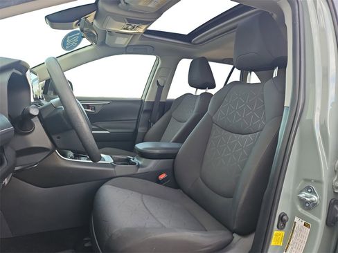 Used 2021 Toyota RAV4 XLE image 28