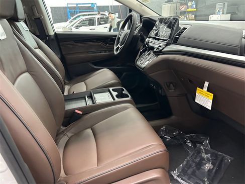 New 2026 Honda Odyssey Touring image 19