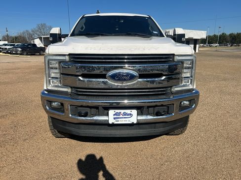Used 2019 Ford F250 Lariat w/ Lariat Ultimate Package image 6