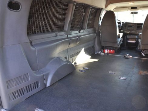 Used 2015 GMC Savana 2500 LS w/ Cold Climate Package RWD image 29