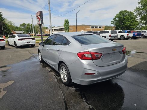 Used 2018 Chevrolet Cruze LT FWD image 8