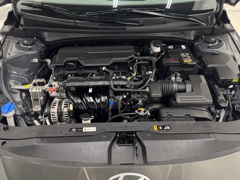 Used 2024 Hyundai Elantra SEL FWD image 10