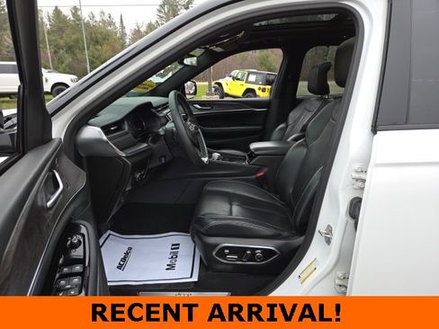 Used 2023 Jeep Grand Cherokee Overland w/ Luxury Tech Group IV image 26